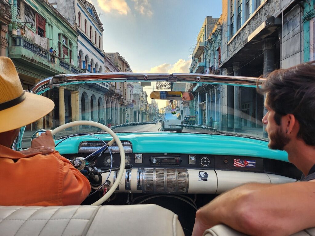 Retro Tours in Havan:
a Experience the colorful charm of Havana with Retro Tours in Havana. Choose from a 1957 Chevy or a 1959 Cadillac and explore the city's historic landmarks, including the Malecón, Revolution Square, and the Havana Cathedral. Take in the city's vibrant street life, classic architecture, and lively music scene, while enjoying the warm hospitality of the Cuban people.